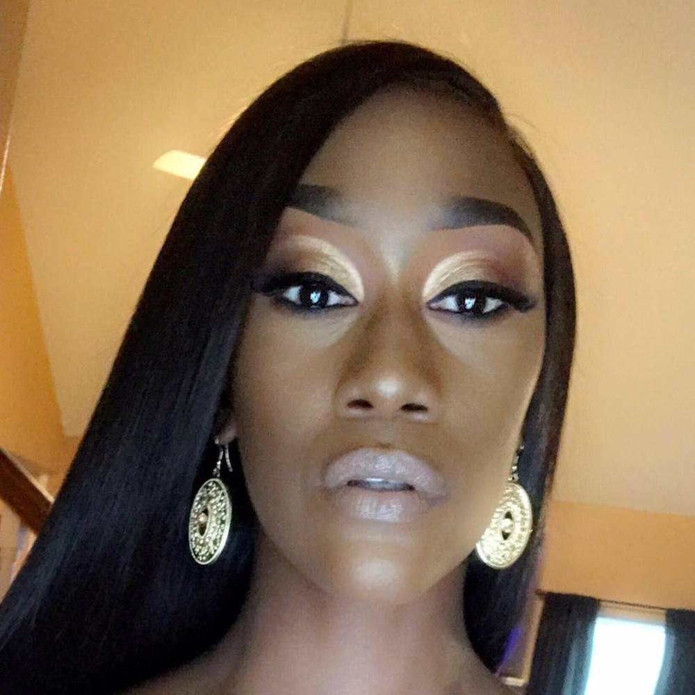 Meet your Posher, Ebony